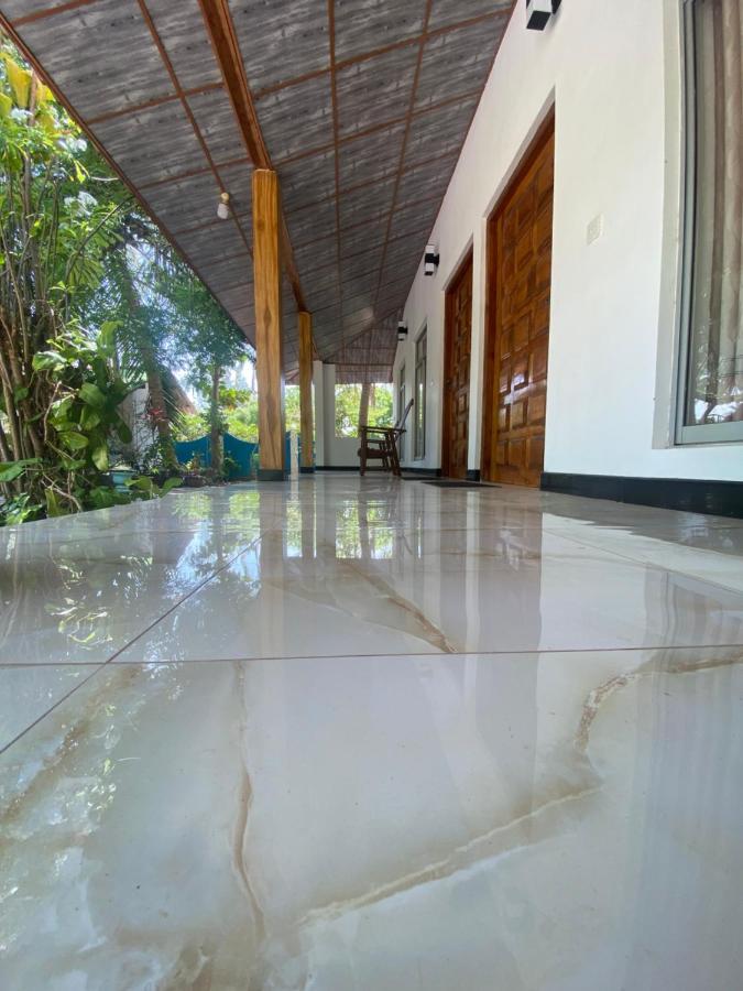 Island Breeze Inn Nilaveli Bagian luar foto